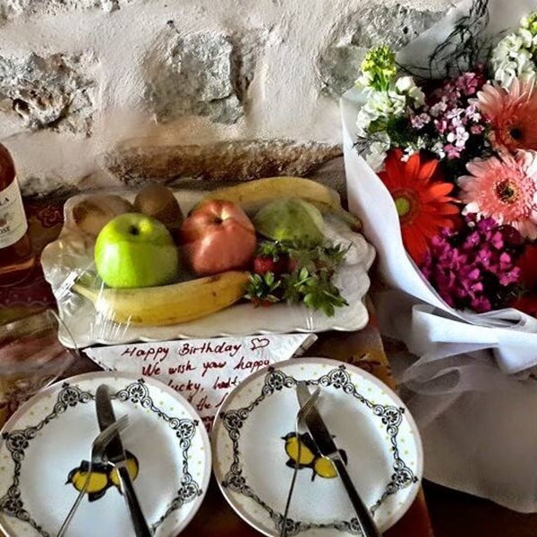 Das Foto wurde bei Lemon Tree Restaurant von Irina K. am 4/25/2016 aufgenommen