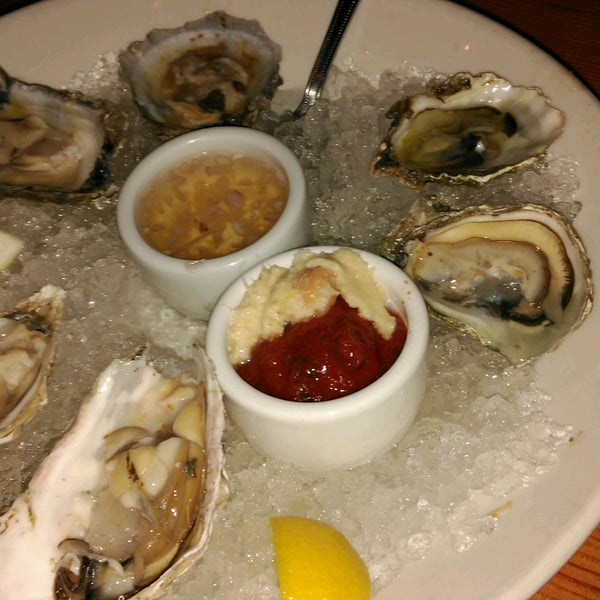 Das Foto wurde bei Flaherty&#39;s Seafood Grill &amp; Oyster Bar von Ana Rojo B. am 1/4/2017 aufgenommen