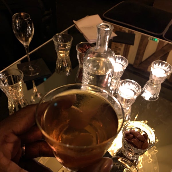 Photo prise au Experimental Cocktail Club par Winston &quot;Stone&quot; F. le12/7/2018