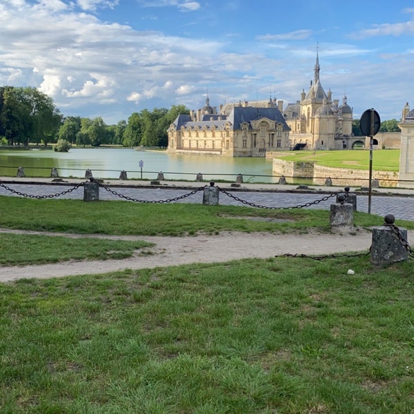 Foto diambil di Château de Chantilly oleh . pada 7/3/2021