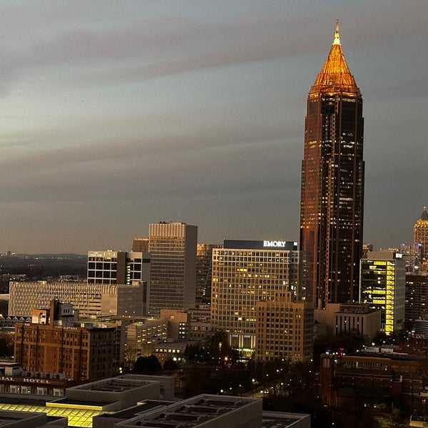 Foto diambil di Hilton Atlanta oleh Chip C. pada 1/2/2024