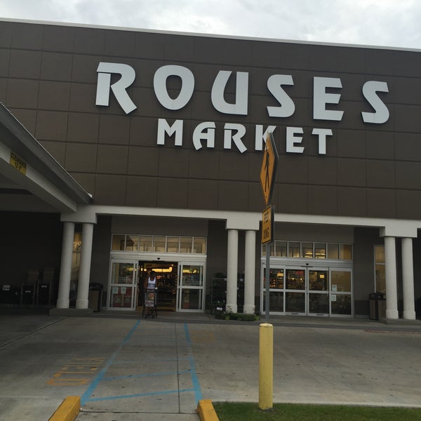 Rouses Market Grocery Store in Gretna
