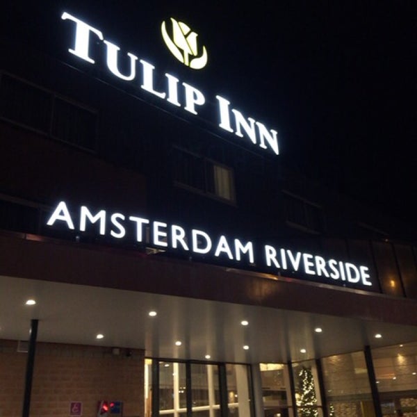 Photo taken at Golden Tulip Amsterdam Riverside by みこっこ on 12/16/2014