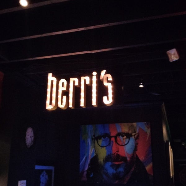 Foto tirada no(a) Berri&#39;s Cafe por SM. em 2/20/2023