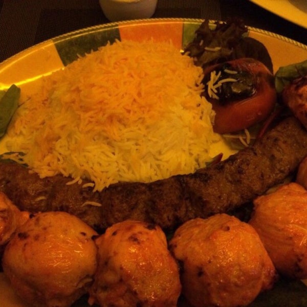 Foto diambil di Bandar Restaurant oleh Fahad .. pada 10/24/2015