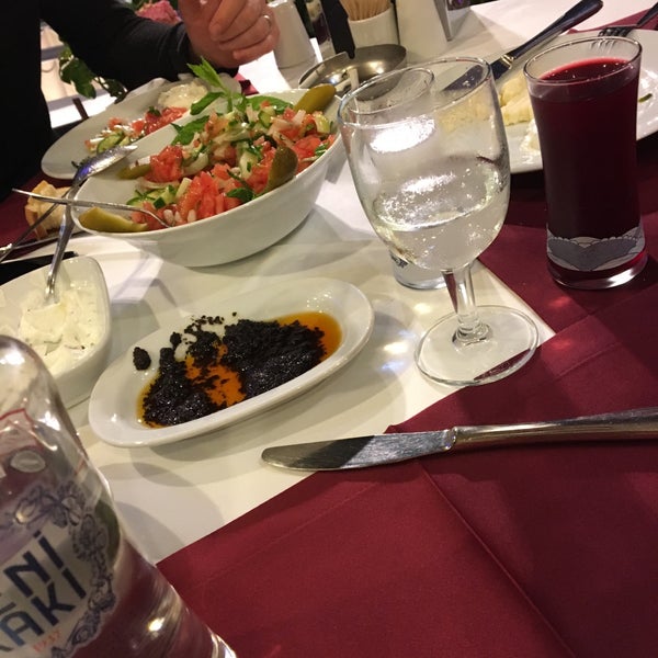 Photo prise au Historical Kumkapı Restaurant par Tekin Okan le5/25/2019
