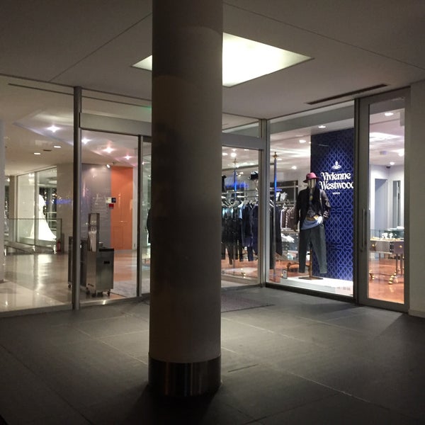Vivienne Westwood Man 代官山店 Boutique De Vetements Pour Hommes A 渋谷区 Vivienne Westwood Man 代官山店 Boutique De Vetements Pour Hommes A 渋谷区