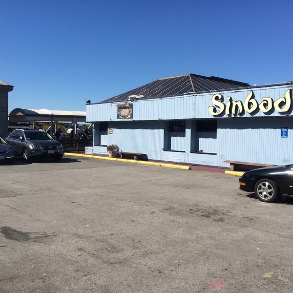 Foto tirada no(a) Sinbad&#39;s Pier2 Restaurant por Jessica C. em 8/5/2015