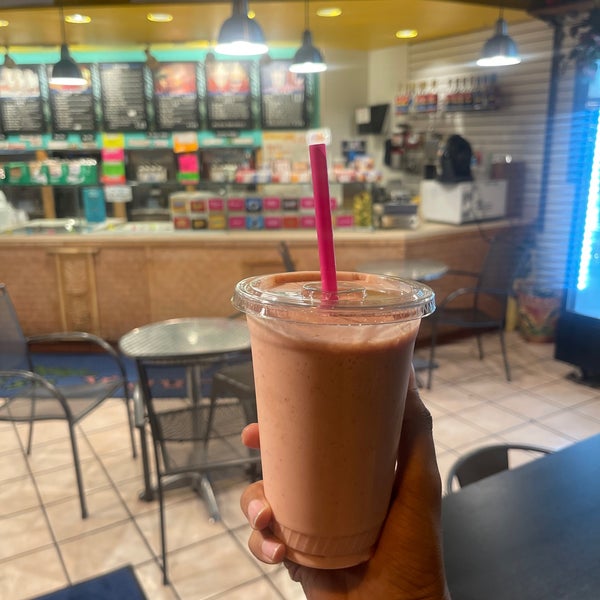 Paradise Yogurt Frozen Yogurt Shop in San Diego