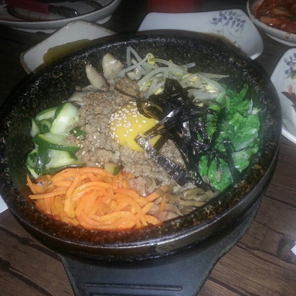 Снимок сделан в Song Cook&#39;s Authentic Korean Restaurant пользователем Lisa L. 8/6/2014