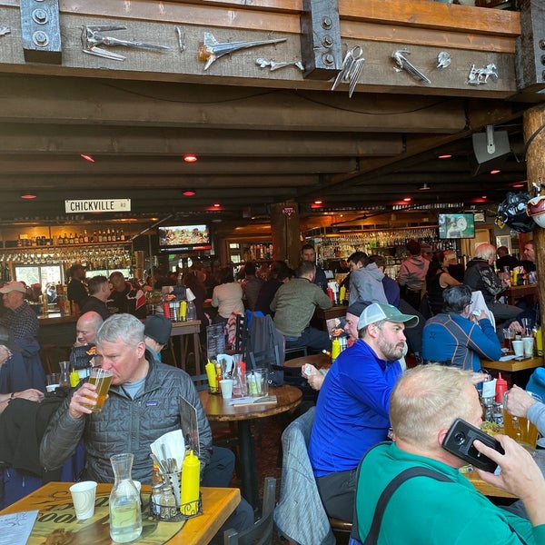 3/12/2020 tarihinde Adam I.ziyaretçi tarafından Mangy Moose Restaurant and Saloon'de çekilen fotoğraf