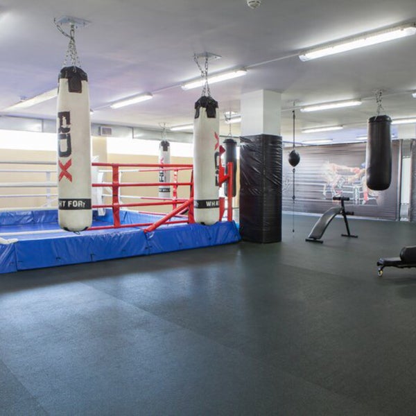 Спортивный клуб воин. Варриор клуб на Бурцева. Ул Бурцева д 23. Спортивный клуб Warrior. Клуб Warrior Корзуна.