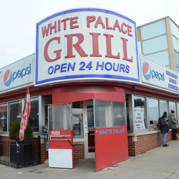 Foto diambil di White Palace Grill oleh White Palace Grill pada 1/24/2023