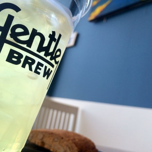 6/1/2014にJorge M.がGentle Brew Coffee Roastersで撮った写真
