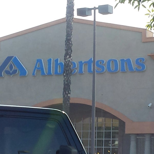 Albertsons Grocery Store in La Habra