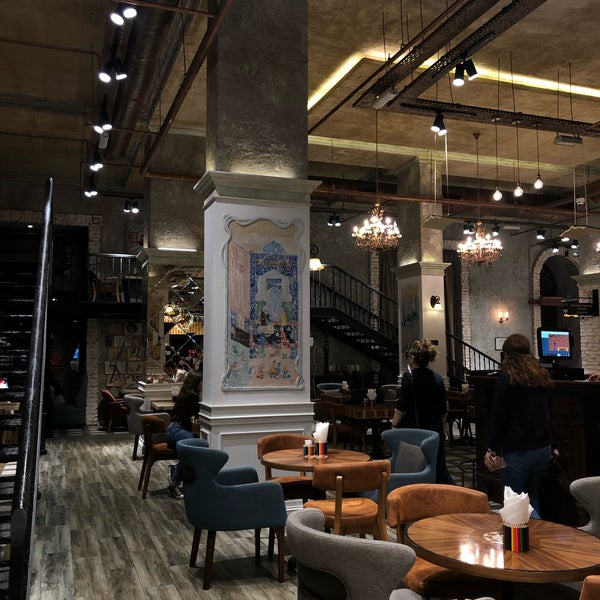 Baku book center. Книжный центр Баку. Книжные магазины в Баку. Либраф Баку. Дом книги в Баку.