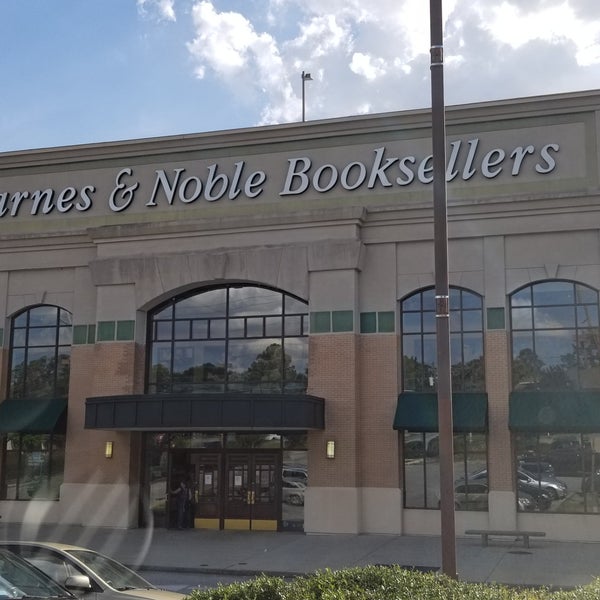 Barnes & Noble (Now Closed) Bookstore in Southeastern Columbia
