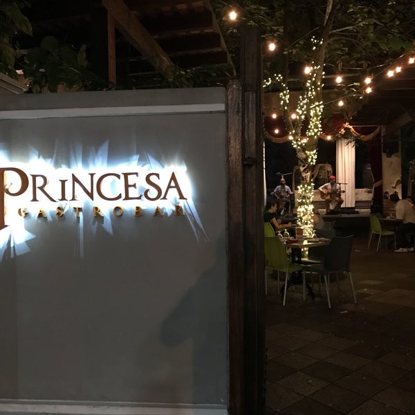 3/17/2017 tarihinde Turner U.ziyaretçi tarafından Princesa Gastrobar'de çekilen fotoğraf