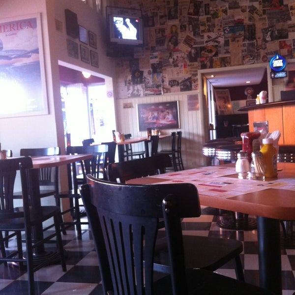 12/25/2012 tarihinde Ricardo P.ziyaretçi tarafından Peggy&#39;s American Bar'de çekilen fotoğraf