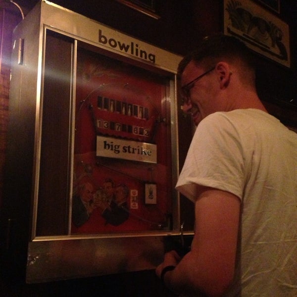 Ресторан хутерс в москве. Платов паб бауманская. Кафе эдисон геленджик. Harat’s pub красносельская, москва. Ресторан-бар life pub.