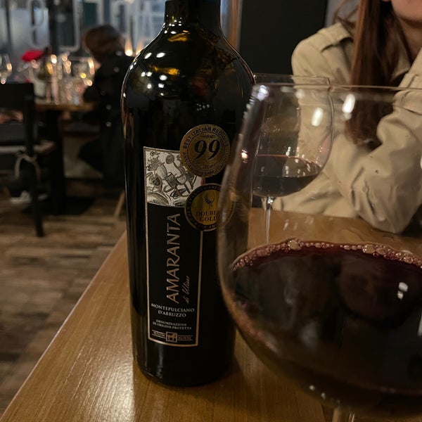 A superb wine bar and a perfect spot for wine lovers to chill and enjoy. They also offer food and that was the icing on the cake.Knowledgeable staff and affordable prices.