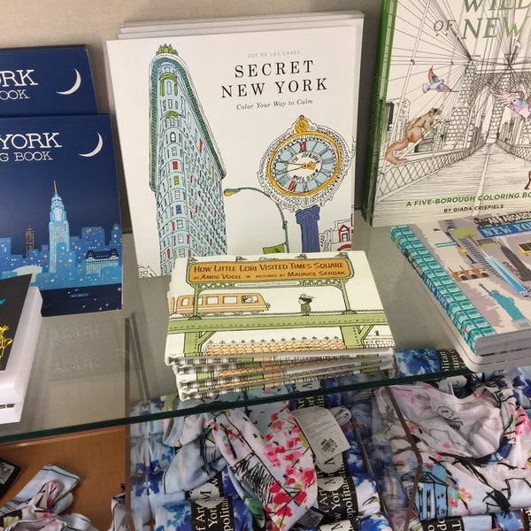 Photo taken at The Metropolitan Museum of Art Store at Rockefeller Center by Angie J. on 10/29/2016