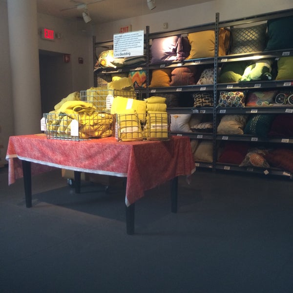 Crate and Barrel Outlet (Now Closed) 315 Half Acre Rd