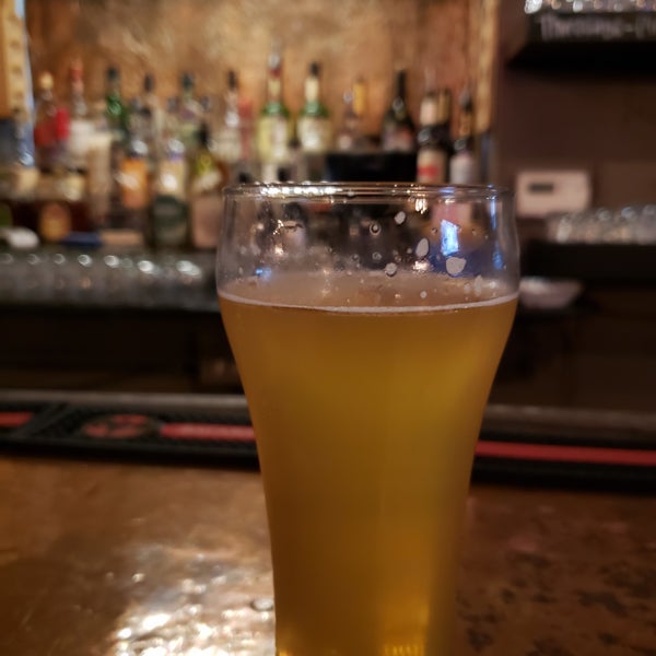 Photo taken at Craft Beer Bar by loveliness on 4/5/2019