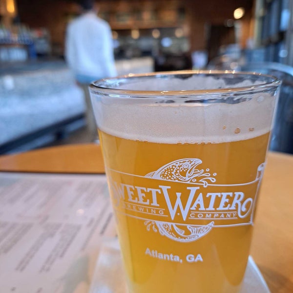 Photo taken at SweetWater Brewing Company by loveliness on 12/16/2022