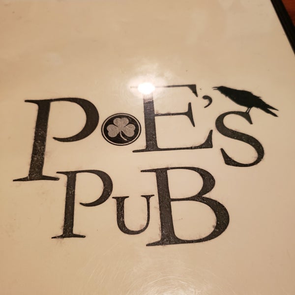 Foto tirada no(a) Poe&#39;s Pub por loveliness em 11/15/2019