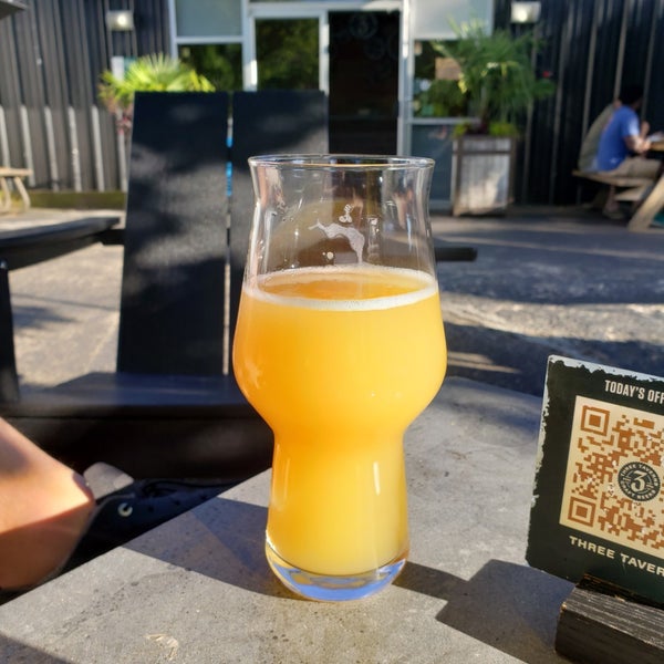 Photo taken at Three Taverns Craft Brewery by loveliness on 5/30/2021