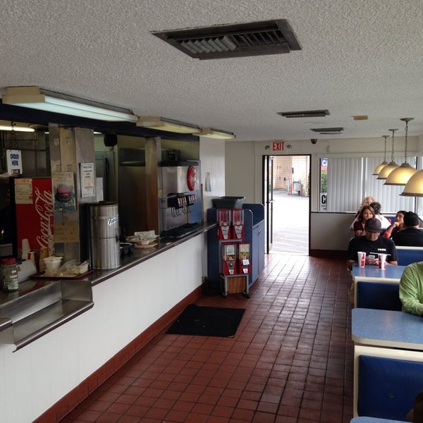 9/14/2013 tarihinde Alain G.ziyaretçi tarafından George&#39;s Burgers'de çekilen fotoğraf