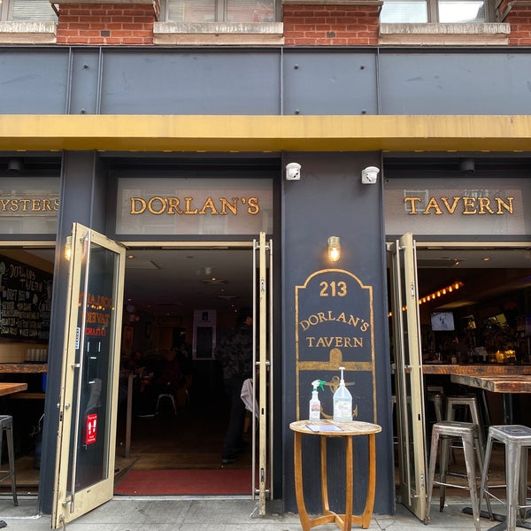 รูปภาพถ่ายที่ Dorlan’s Tavern &amp; Oyster Bar โดย Matt M. เมื่อ 5/16/2021