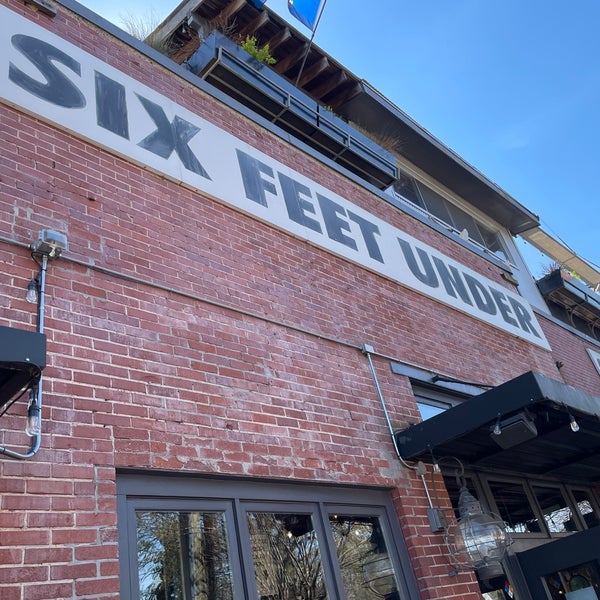 Six Feet Under Pub and Fish House - Seafood Restaurant in GA