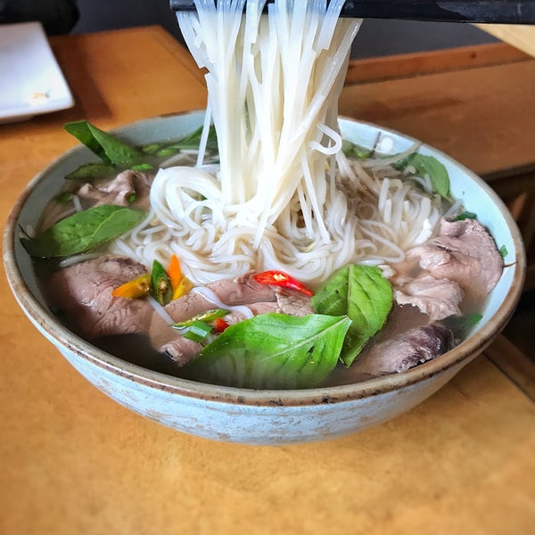 One of the better bowls of pho I've had - full, flavorful broth and filet mignon 👌🏻
