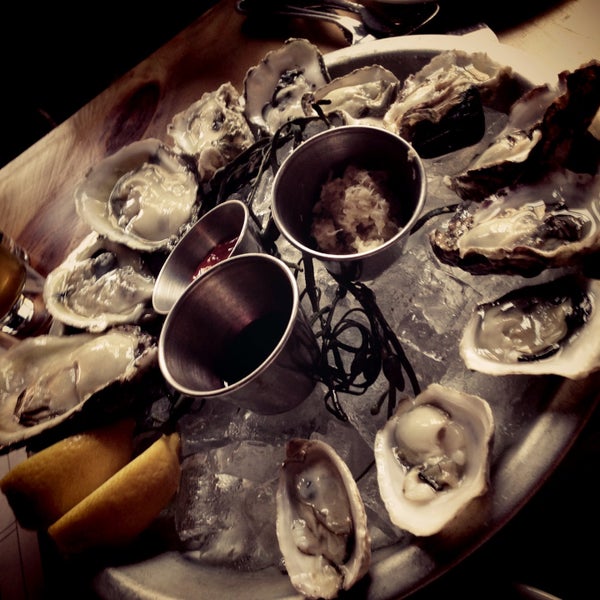 Foto scattata a Upstate Craft Beer and Oyster Bar da Phil T. il 4/16/2013