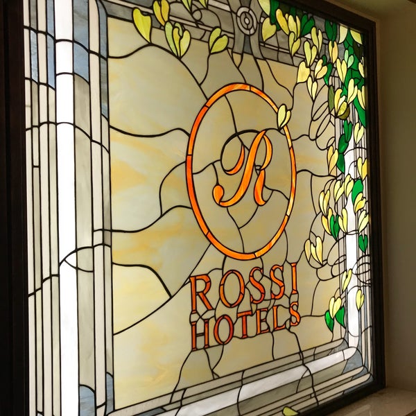 รูปภาพถ่ายที่ Rossi Boutique Hotel St. Petersburg โดย Andrey M. เมื่อ 1/26/2018