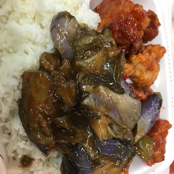 New York Mart Supermarket in Douglaston