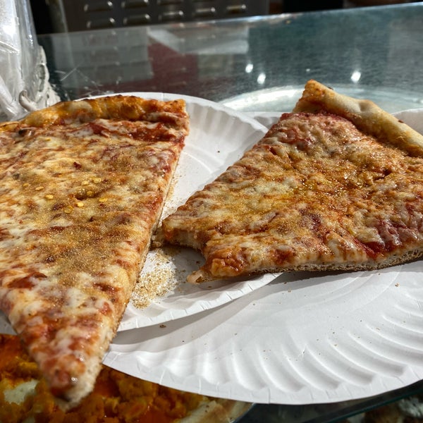 11/23/2019 tarihinde Matthewziyaretçi tarafından 2 Bros. Pizza'de çekilen fotoğraf