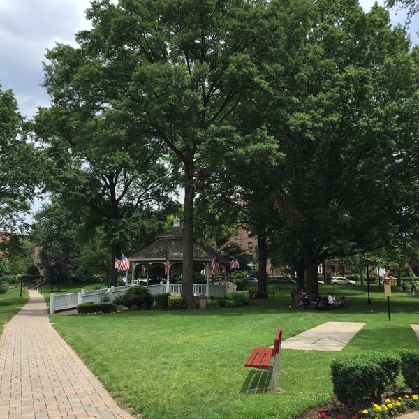 Jonathan L. Ielpi Firefighters Park Park in Great Neck