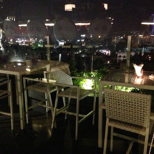 Photo taken at Cielo 13 Sky Bar &amp; Restaurant by thuanh🍒. on 11/19/2013