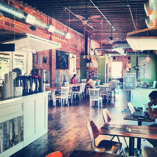 Foto tirada no(a) The Depot - Arsaga&#39;s Coffee, Food &amp; Libations por Greg J B. em 7/27/2013