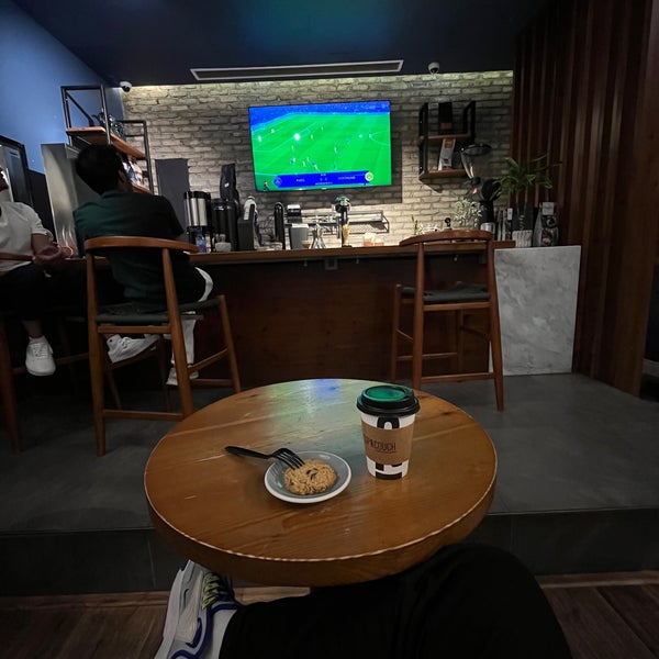 5/7/2024 tarihinde Zaid A.ziyaretçi tarafından Cup &amp; Couch'de çekilen fotoğraf