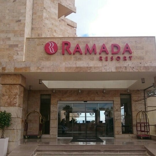 Das Foto wurde bei Ramada Resort by Wyndham Dead Sea von Lady|‎ليدي ❤. am 3/16/2016 aufgenommen