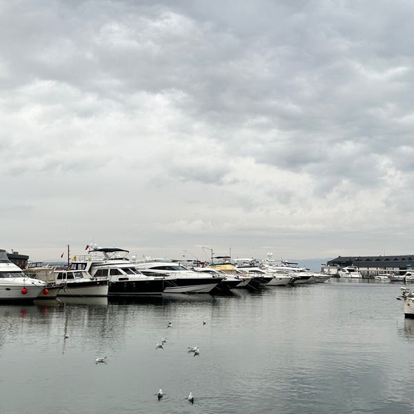 2/4/2024 tarihinde Sibel B.ziyaretçi tarafından Viaport Marina Outlet'de çekilen fotoğraf