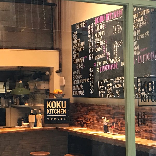 Foto scattata a Koku Kitchen Ramen da リュウイチ 神. il 9/22/2019