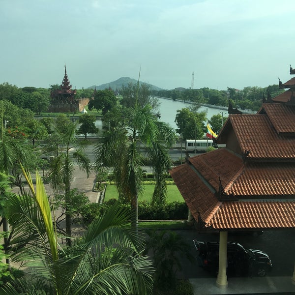 Das Foto wurde bei Hilton Mandalay von Myo Hlaing A. am 5/23/2016 aufgenommen