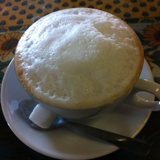1/8/2012 tarihinde Scottziyaretçi tarafından Ghini&#39;s French Caffe'de çekilen fotoğraf