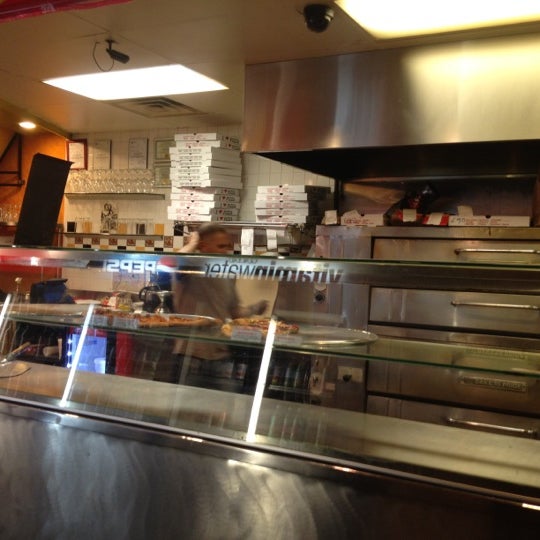 7/23/2012에 John T.님이 Top Tomato Bar &amp; Pizza에서 찍은 사진