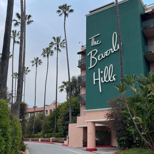 Foto diambil di Beverly Hills Hotel oleh MK pada 4/24/2023